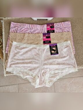 Maidenform Women's 3-Pack Lace-Trim Boyshorts in Pink, Nude & Light Pink